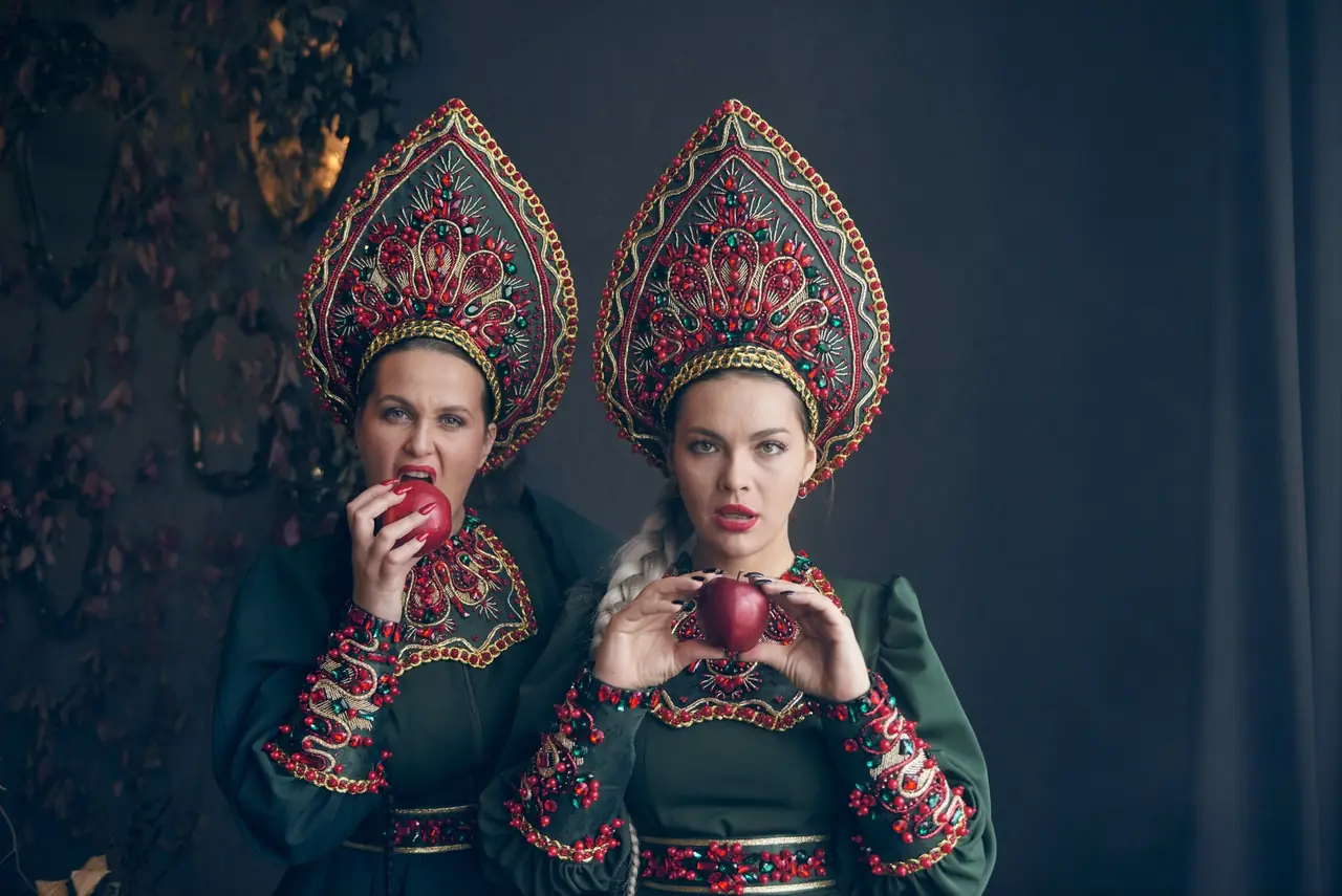 Версия народная