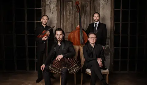 Solo Tango Orquesta представляет…