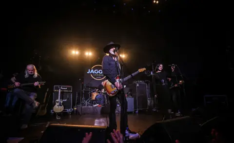 Сергей Воронов & The Crossroadz