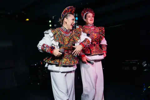 Версия народная