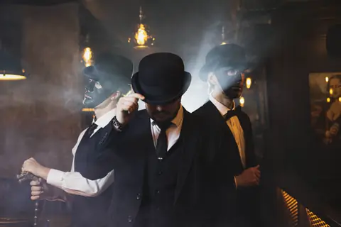 Таинственная история Мистера Т