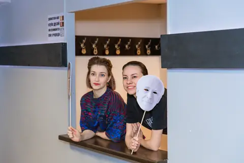 Детская экскурсия по исторической сцене Театра Маяковского