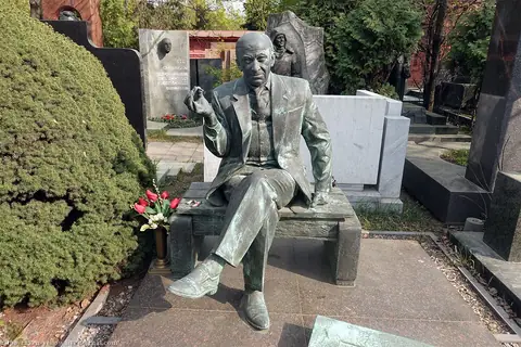 Новодевичье кладбище — место упокоения великих