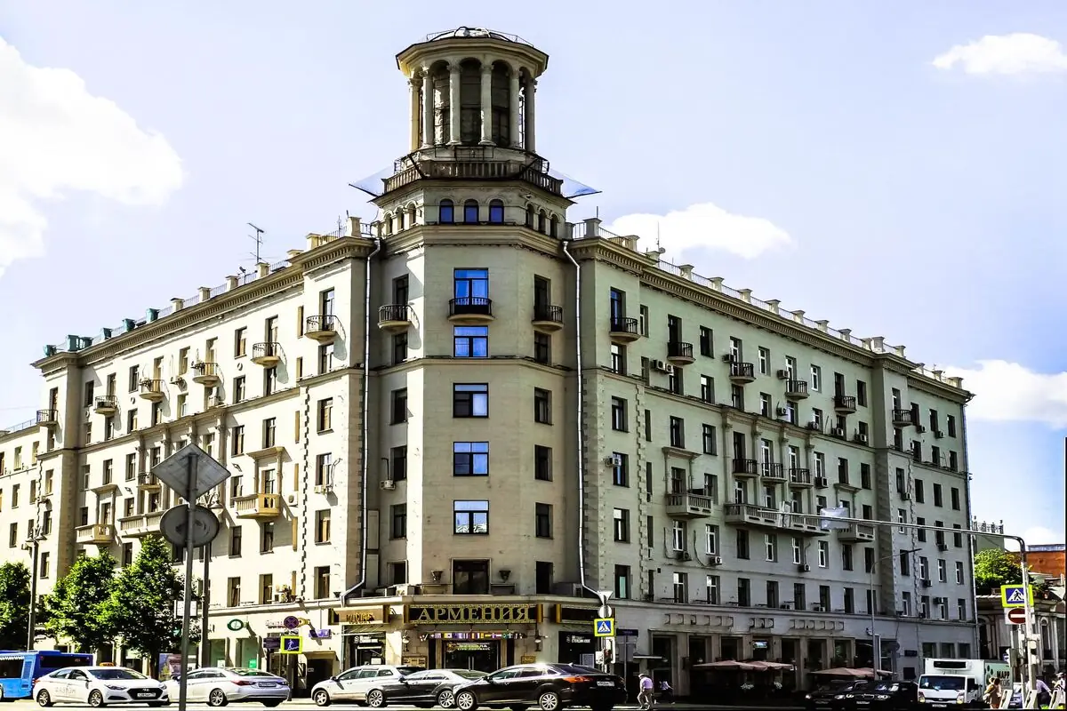Разгульная Москва: романы, деньги и страсти