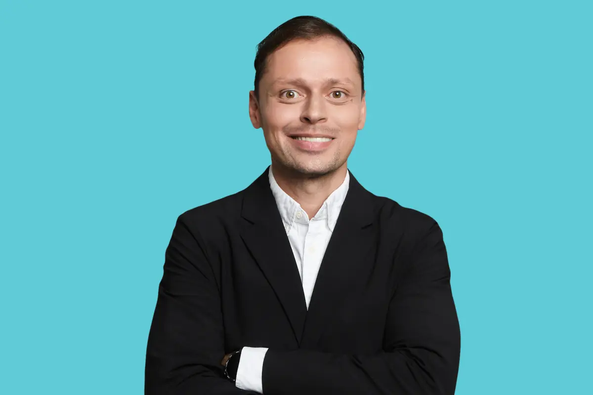 Виктор Комаров